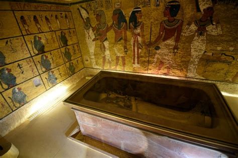 egyptologists clash over claims of hidden chambers in tutankhamun s tomb daily mail online