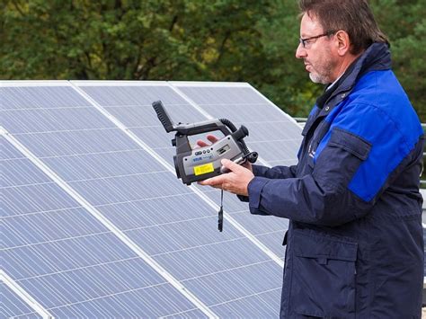 Der innere blitzschutz beinhaltet maßnahmen speziell zur sicherung ihrer elektronischen geräte vor überspannungen. Solartipp: Blitzschutz ist ein Muss! | photovoltaik