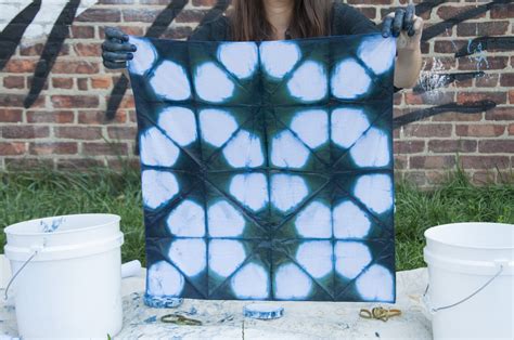 How To Shibori Tie Dye Your Sheets For A Dreamy Bed Makeover Well