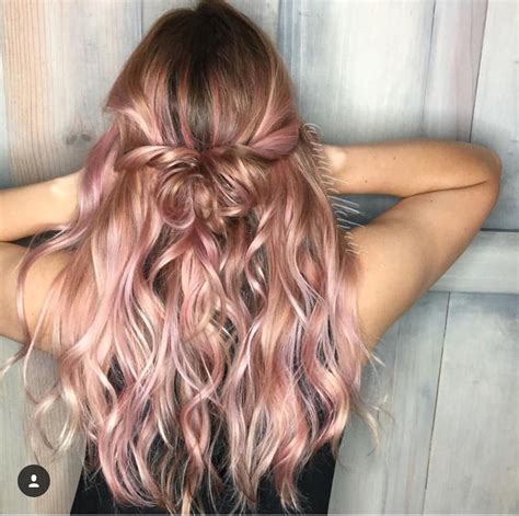 It has become a famous hairstyle for women who desire to bring life to their tresses without all the hassle of maintenance. dye my whole head rose gold? | Gold ombre hair, Rose gold ...