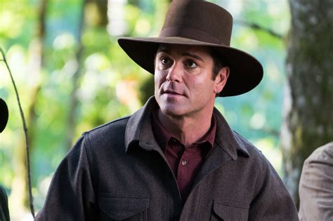 Detective Murdoch Yannick Bisson Tries To Resolve The Confrontation