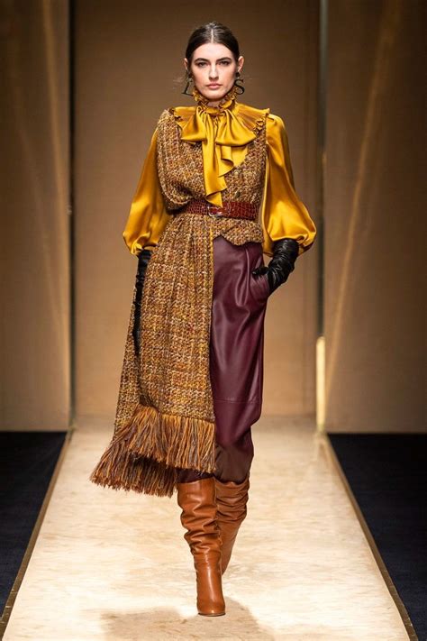 Daniel kaluuya won the best supporting actor oscar for his portrayal of black panther leader fred hampton in judas and the black messiah, the first win. Luisa Spagnoli Prêt-À-Porter Automne-Hiver 2020-2021 ...