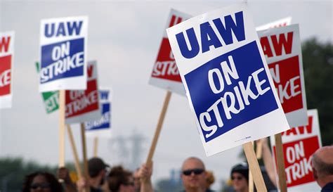 Economist Uaw Strike Critical Test For Union But With Long Term
