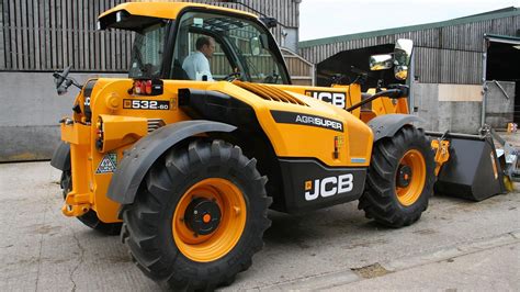 Jcb Adds Unique 2 In 1 Dualtech Vt Transmission To Compact Loadall 532