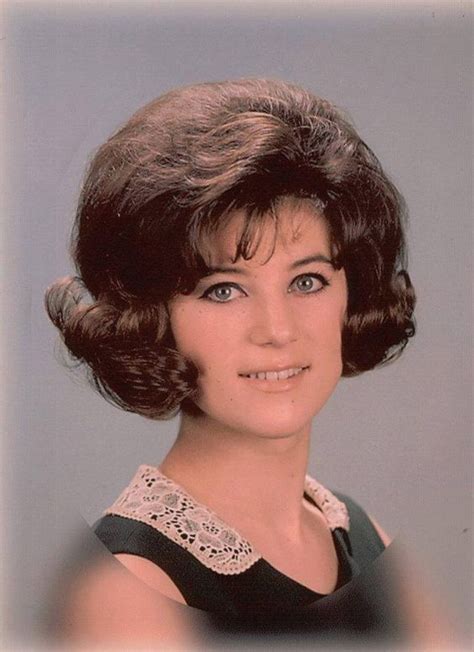 The ideal sixties mod hairstyle. Sheila 1960s | Sheila, Sheila chanteuse, Coiffure