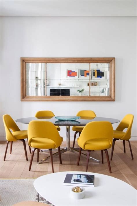 Table à manger la table à manger est le meuble indispensable pour partager un bon repas avec vos invités. 1001 + secrets pour réussir la déco jaune moutarde | Salle ...