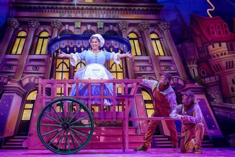 Jack And The Beanstalk At The London Palladium Review Uproarious Panto Packed With Comic Vulgarity