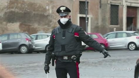 Il giallo è subito scattato a vienna, linz, graz e kufstein. Semaforo covid, scatta l'arancione - Studio Aperto Video ...