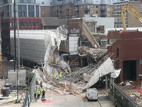 Reading Scaffolding Collapse Shocking Pictures After Building Comes