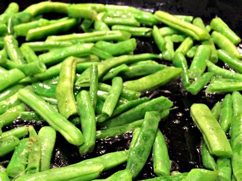 Wash fresh green beans thoroughly in clear, cool water. How to Cook Fresh Green Beans - Farm Fresh For Life - Real ...