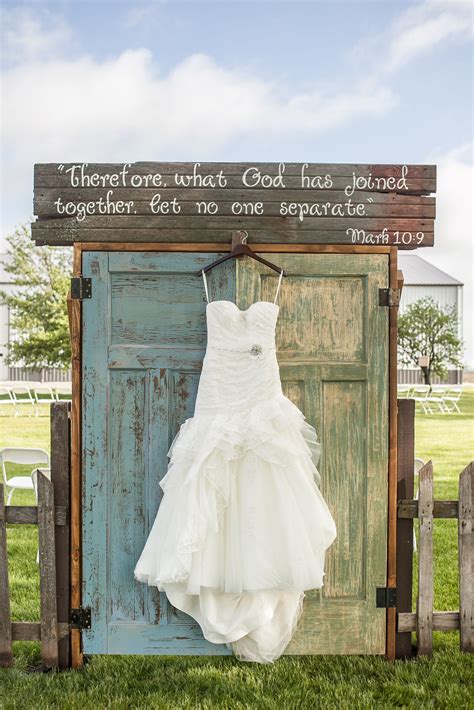 Https://tommynaija.com/wedding/barn Door Wedding Dress