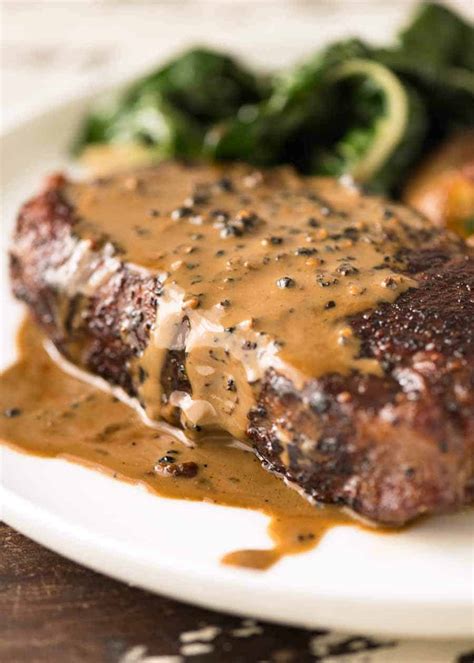 Entrecôte à la sauce au poivre et aux échalotes