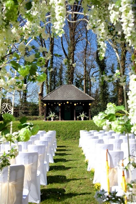 See more ideas about spring garden wedding, hummingbird house, event venues. Memorable Wedding: Outdoor Wedding Ideas for All Seasons
