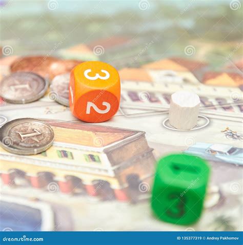 Кубы с игрой на таблице Тематические настольные игры вертикальный ...