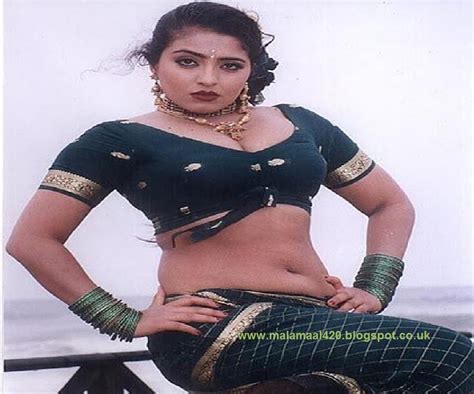 Nesha Jawani Ki Desi Mallu Bhabhi Hot In Tight Green Blouse Hot