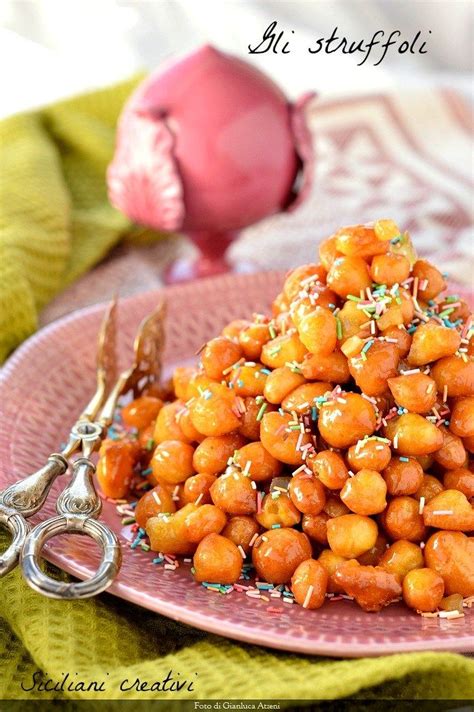 Strufoli alla siciliana o cicerchiata in umbra e abbruzzo, sono delle palline. GLI STRUFFOLI DI CARNEVALE (ricetta facile) | Ricetta (con ...
