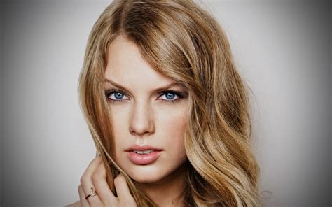 Blondes Women Close Up Taylor Swift Celebrity Faces Portraits