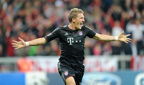 Bastian schweinsteiger (pronounced ˈbasti̯an ˈʃvaɪ̯nʃtaɪ̯ɡɐ; wallpaper bastian schweinsteiger, bayern munich, star HD ...