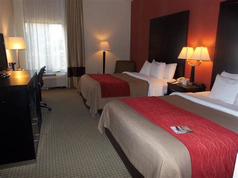 Ja, fri parkering är tillgängligt för gäster. Comfort Inn & Suites - York | York, PA 17406