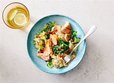 Zalm Met Noedels Paksoi En Sesam Limoendressing Recept Allerhande