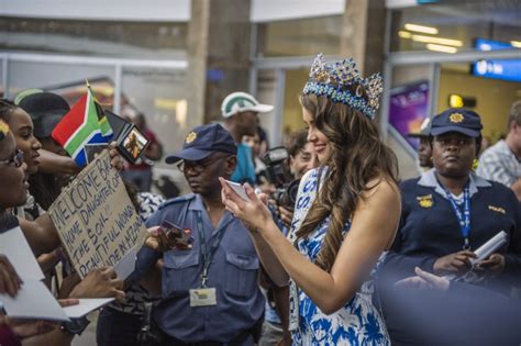 Heros Welcome For South Africas First Miss World In 40 Years