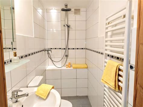 Attraktive häuser zur miete für jedes budget! Modernisiertes Reihenhaus in ruhiger Lage von Bramfeld ...