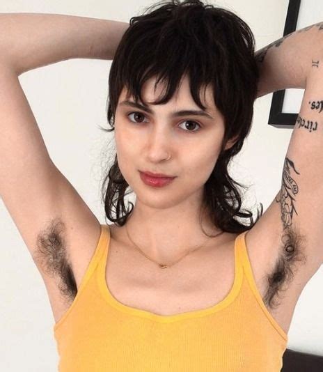 Hairy Hairyarmpits Feminine Armpits En 2020 Aisselles