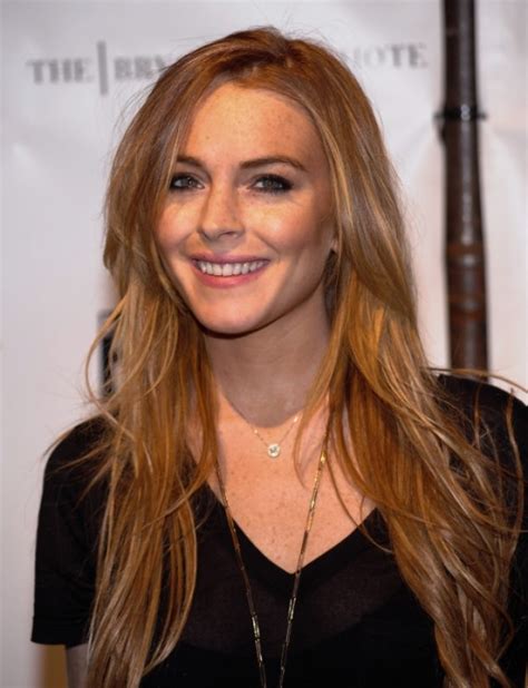 lindsay lohan goes bleached blonde after 11 hours at the hair salon daily mail online
