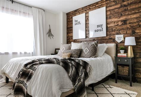 I was completely inspired by the accent wall liz over at within the grove created and just knew i had to give it a whirl. DIY Wood Plank Accent Wall
