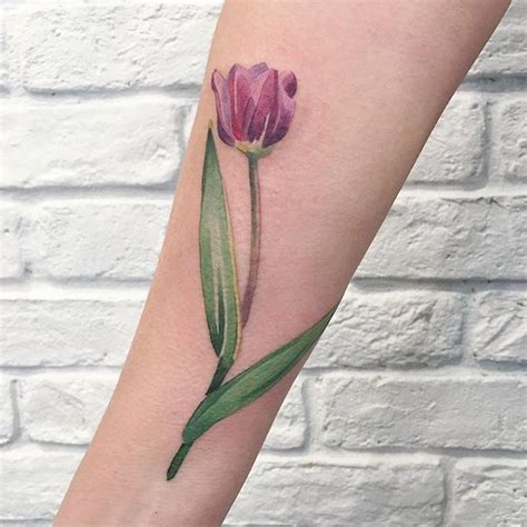 Tulip Tattoo Ideas That Will Make Your Body Even More Attractive