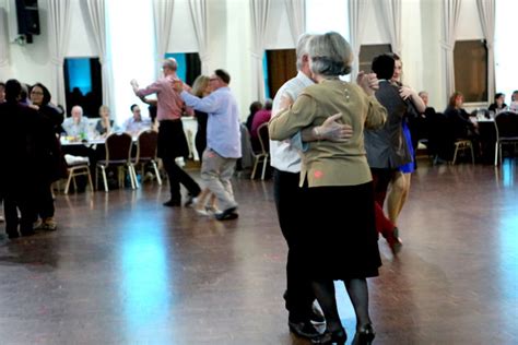 It is identical in functionality to rythm 1, the only difference being the prefix. Rhythm 2000 | QuickSteps