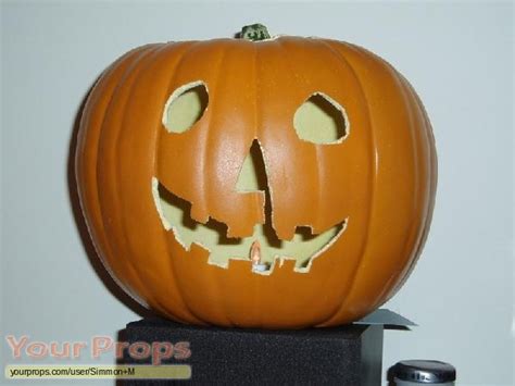 84 questions and answers about 'halloween (1978).' in our 'halloween' category. Halloween Halloween 1 replica pumpkin. replica movie prop