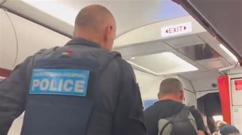 Passenger Kicked Off Jetstar Flight After Lighting Cigarette Onboard Flipboard