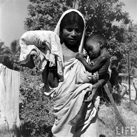 1943 Bengal Famine Starving Mother And Her Child 12801280 R