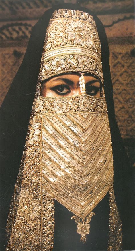 Saudi Arabesque Outdoor Traditional Dress Of A Woman From Hijaz Saudi