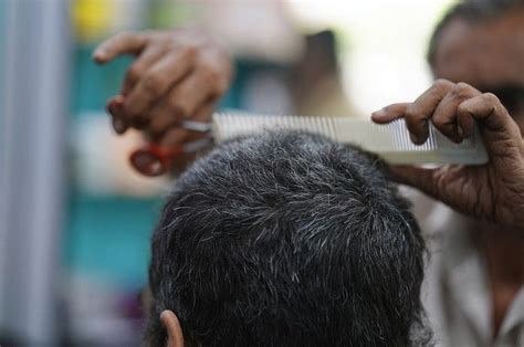 Jadi cat rambut hitam yang bagus adalah beyondblack. Jangan Anggap Sepele Jika Uban Tumbuh di Usia Muda, Bisa ...