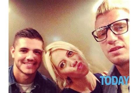 Mauro icardi, maxi lopez i wanda nara to główni bohaterowie historii o zdradzie, która śmiało mogłaby zostać zekranizowana. Maxi Lopez lancia la bomba: "Wanda Nara mi chiama quando ...