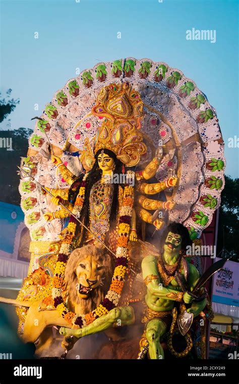 Puja Feiern In Kalkutta Kolkata Fotos Und Bildmaterial In Hoher Auflösung Alamy