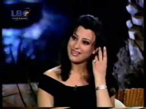 كما ان حياة نجوى كرم هى حياة مثيرة مثل قصص السينما وتبد ا منذ ان كانت فتاة صغيرة تنشد التراتيل الكنسية فى زحلة و قد أعلنت نجوى كرم عن زواجها وهى المسيحية المتزمتة من رجل كردى لبنانى مسلم هو ( يوسف حرب ) وهو متزوج من زوجة أخرى وله منها ثلاثة أولاد اى أن. ‫نجوى كرم تروي قصة حبها لـ يوسف حرب طليقها !!!‬‎ - YouTube