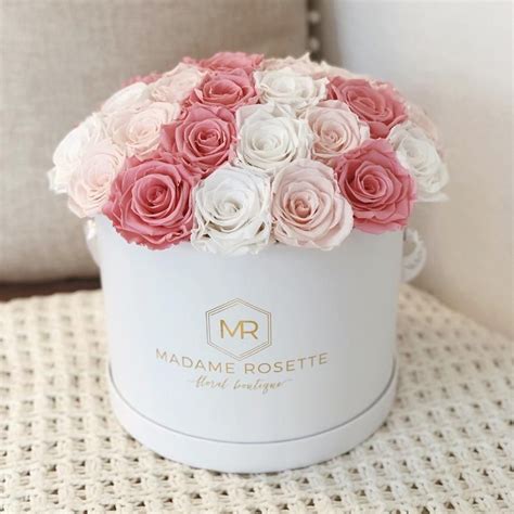 Glam Eternity Roses Box In 2020 Flower Bouquet Boxes Bouquet Box