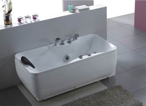 A good small tub is comfortable, compact, and feels larger than it is. 20 best Small Whirlpool/ Hydrotherapy Bathtubs - Soaking ...