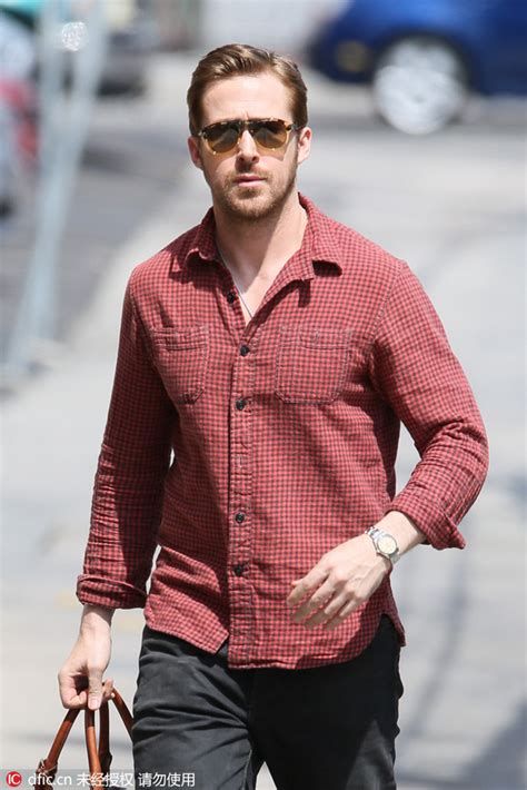 瑞恩·高斯林ryan Gosling摩登腕表珠宝腕表频道vogue时尚网