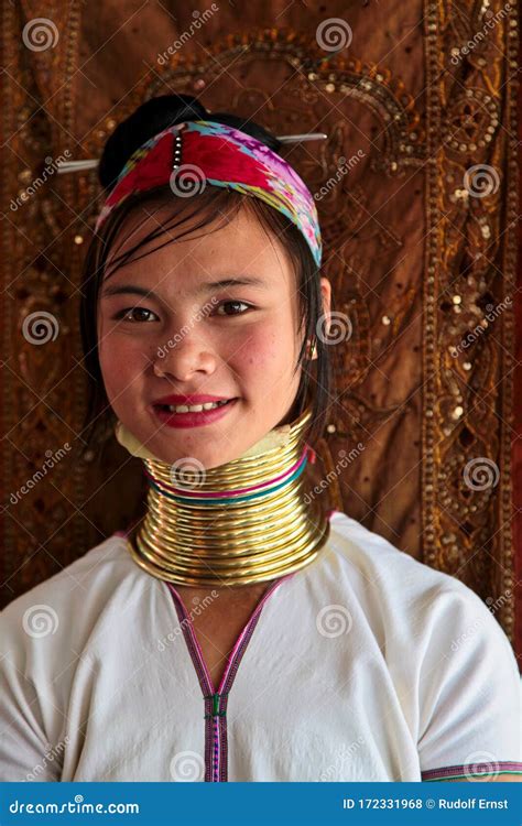 Inle Lake Myanmar Nov 09 2019 Woman Of Padaung Karen Long Necked