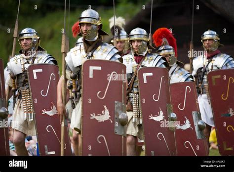 Roman Soldiers Marching Hi Res Stock Photography And Images Alamy