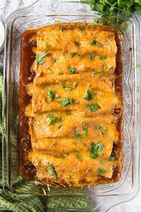 Easy healthy ground beef enchilada casserole, family friendly mexican dinner, low calorie, weight watchers smartpoints blue, green purple. The Best Ground Beef Enchiladas | YellowBlissRoad.com ...
