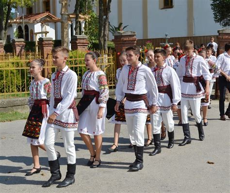 Romanian People Traditional Dress Port Populaire Romania Photo