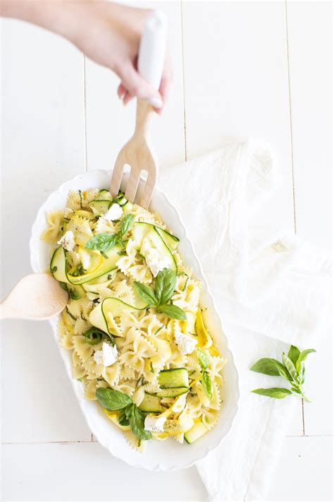 Garten shared this delightful video on instagram two years ago, and we're still all about this light, refreshing and incredibly this isn't your grandma's summer pasta salad. Summer Squash Pasta Salad - Fraiche Nutrition