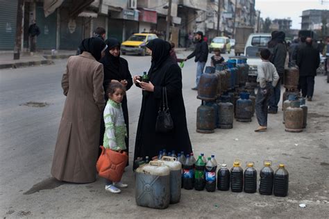 Syrians Face A Bread Shortage In Aleppo And Elsewhere The New York Times