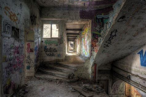 Oculus rift dk2 required to play abandoned hospital requires an oculus rift dk2 hmd (sdk 0.8) to run. Abandoned Children's Hospital in Prussia - Urban Ghosts Media
