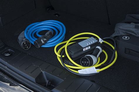 The id.3 is one centimetre shorter than a golf, at 4.26 metres, but two centimetres wider and,. Used test: BMW i3 vs Volkswagen e-Golf | What Car?